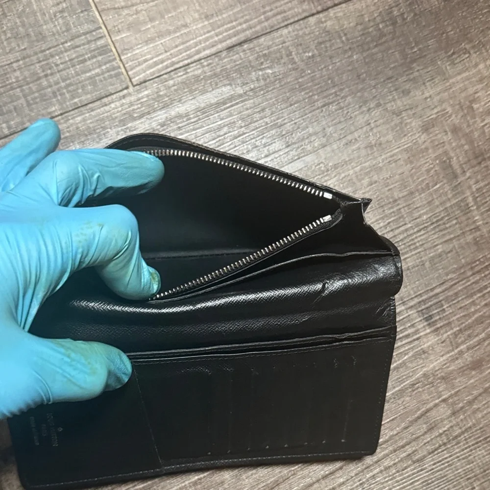 Louis Vuitton Brazza Wallet Epi Leather - Picture 5 of 16